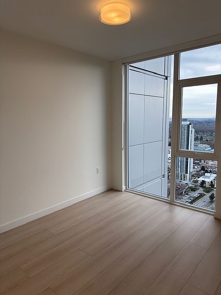Surrey Apartment for rent - 2 Bedrooms — photo 15