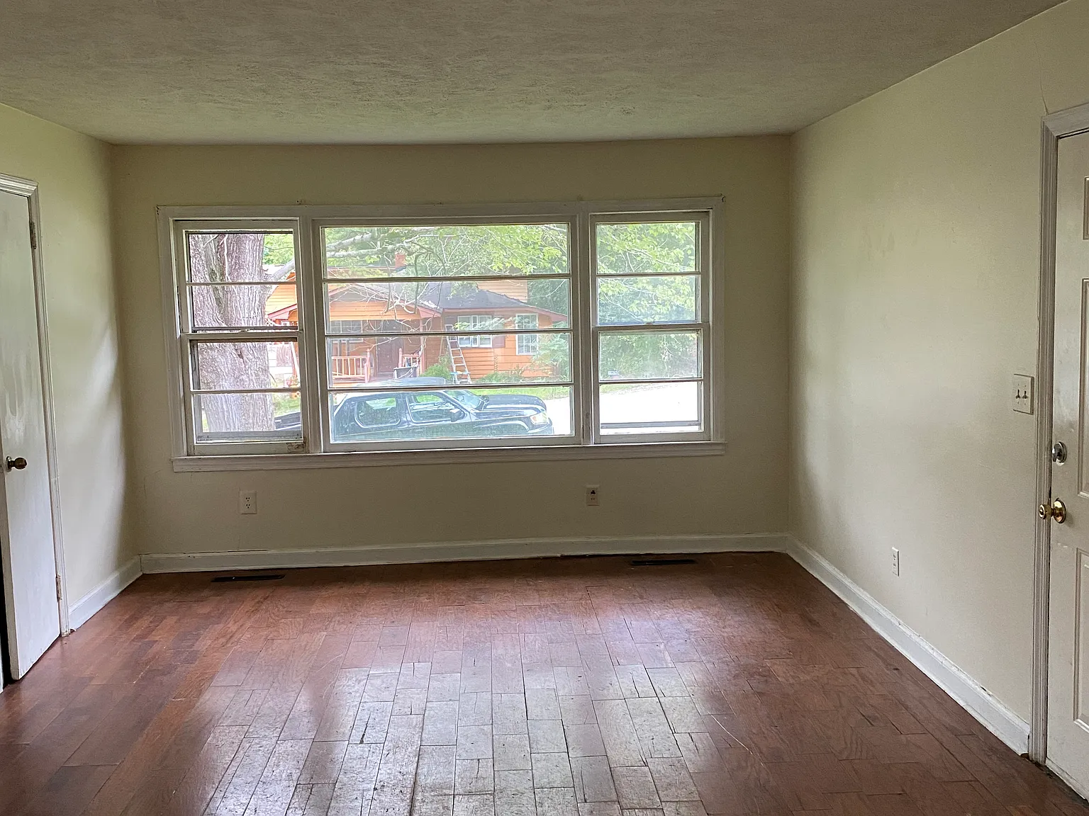 3 bed, 1150 sqft, $1,450 — Photo 3