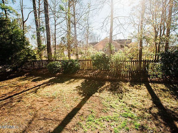 3rd image of 281 Foxwood Lane