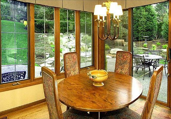 Casual dining