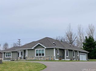 550 Evergreen Ct, Kingsford, MI 49802