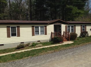 1052 Holbert Rd, Hendersonville, NC 28791