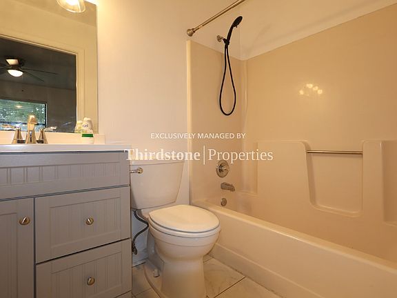 5th image of 139 Cherry Point Dr