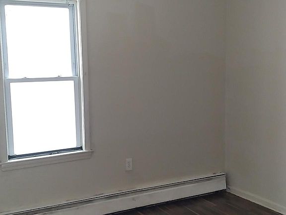 4th image of 626 20th St APT 2