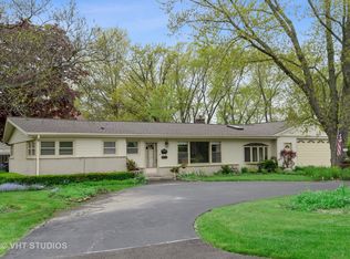 3102 Greenbriar Dr, Glenview, IL 60025