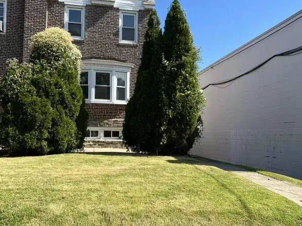 1427 Friendship St, Philadelphia, PA 19111