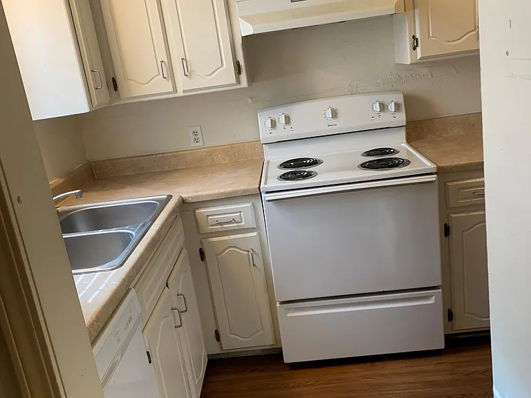 520 S Hester St #520 — Photo 6