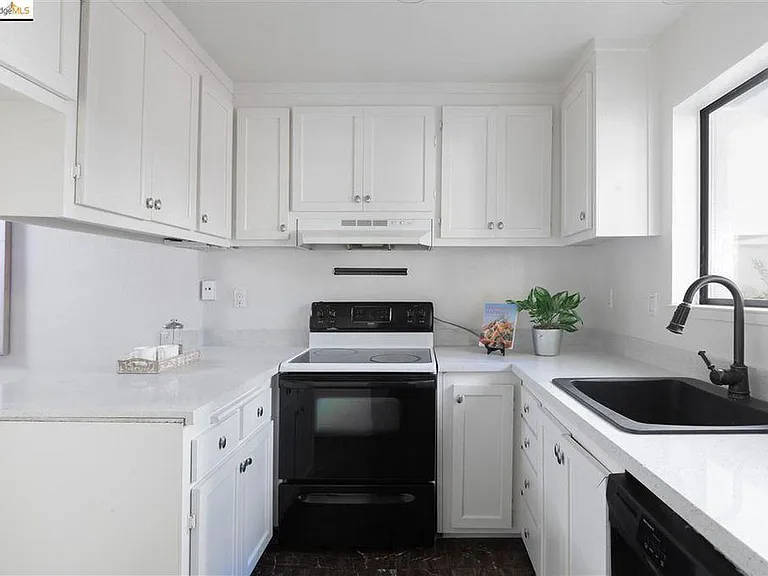2161 Northwood Cir #D — Photo 5