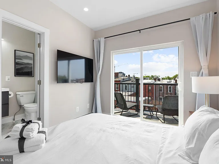 38 Randolph Pl NW #B — Photo 11