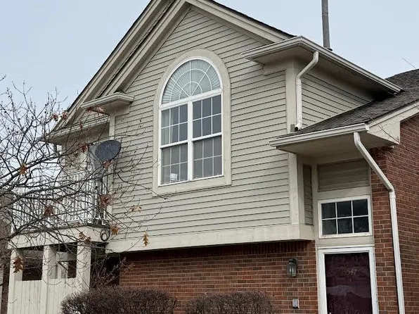 16547 Covington Dr, Clinton Township, MI 48038