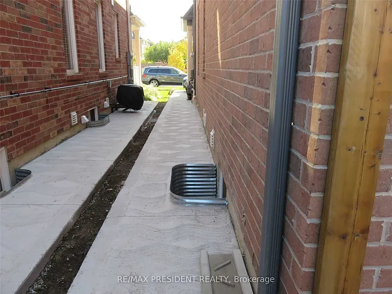 32 Ventura Ave #BASEMENT — Photo 20