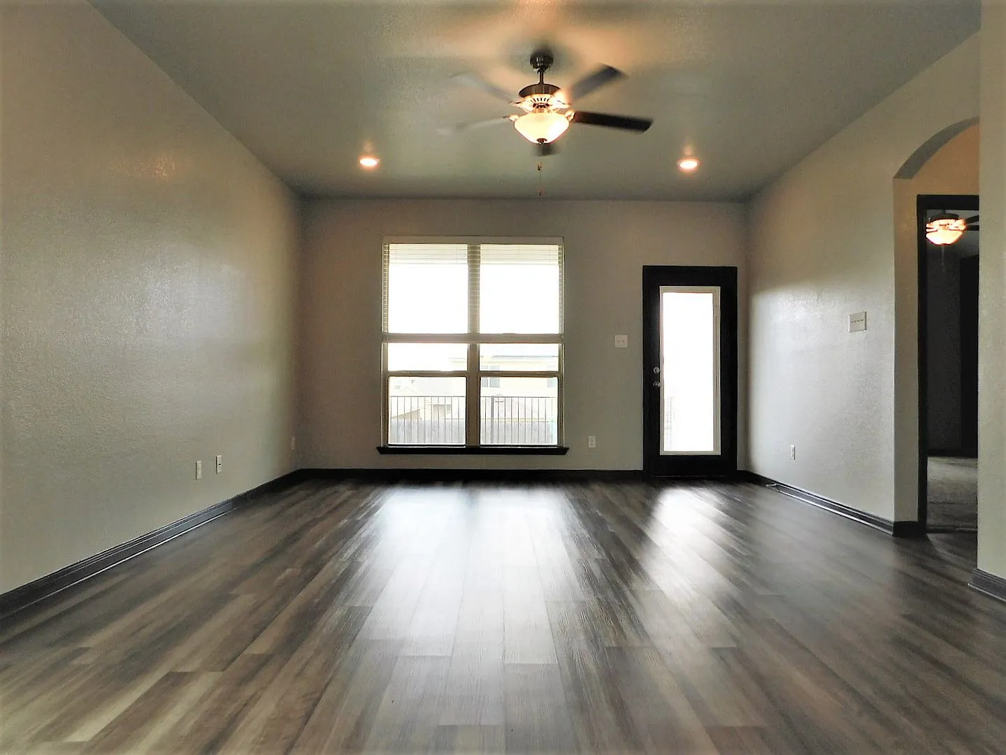 Available NOW Beautiful 2 story, 5 bedroom, 3.5 bath, 2 car garage home with a privacy fenced yar... — Photo 4