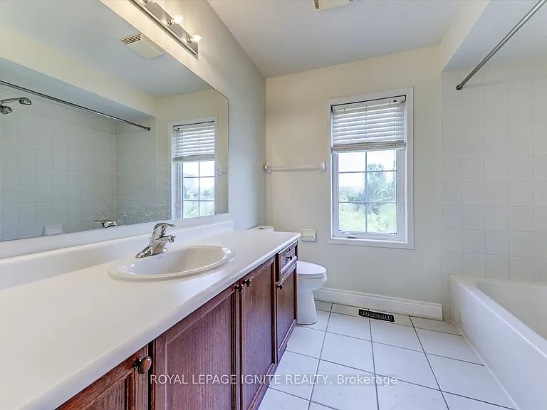 57 Armitage Cres — Photo 30