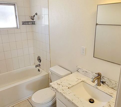 3rd image of 5202 Canoga St APT H