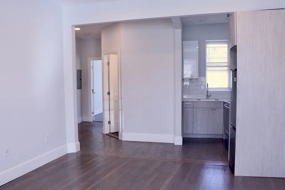2 bed, 750 sqft, $3,600 — Photo 3