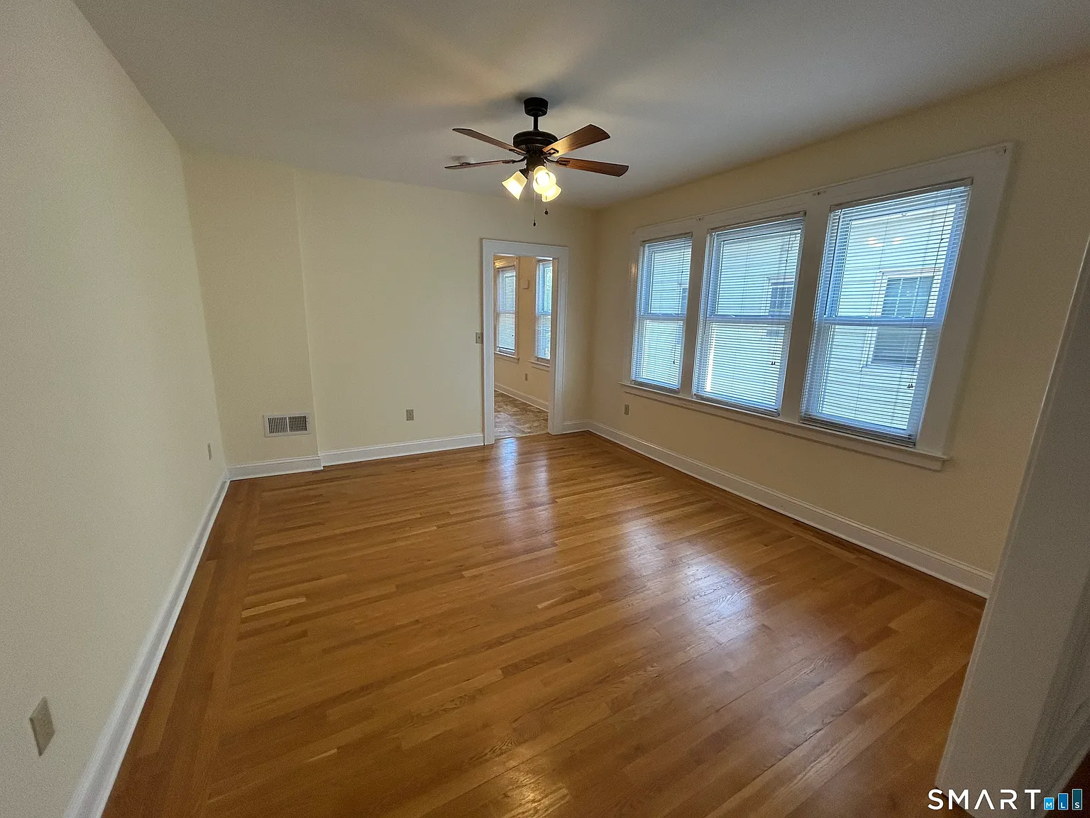3 bed, 1152 sqft, $2,000 — Photo 4
