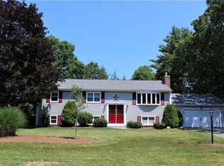 11 Winterberry Dr, Coventry, RI 02816