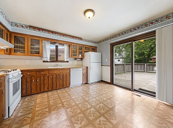 4th image of 7710 Stratford Pl