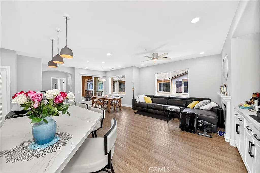 2 bed, 1462 sqft, $5,500 — Photo 3