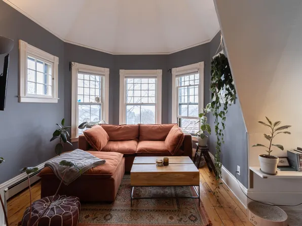 260 S Union St APT 6, Burlington, VT 05401