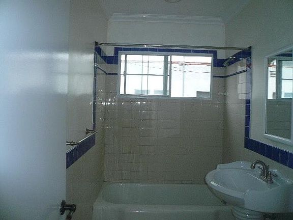 5th image of 834 Lincoln Blvd APT B