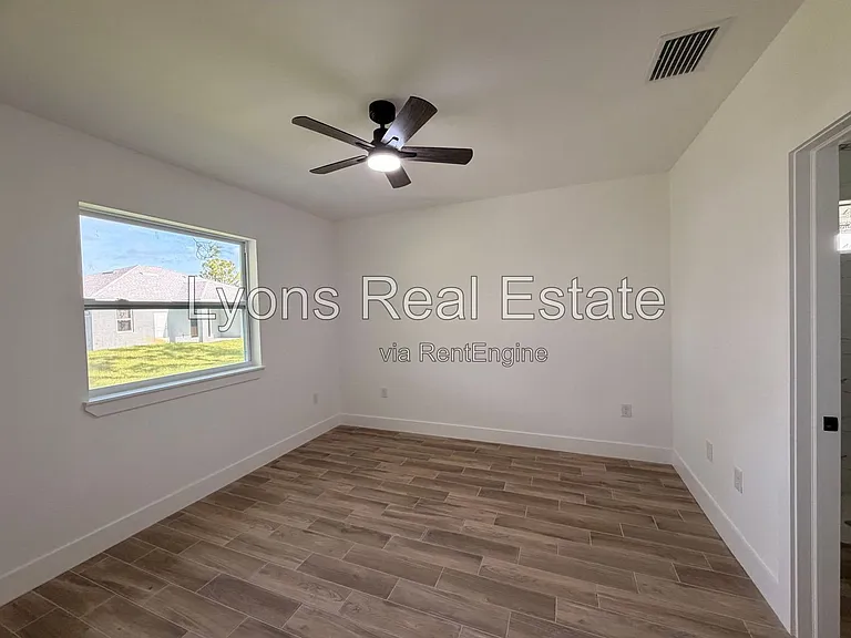 2210 Armour Rd — Photo 21