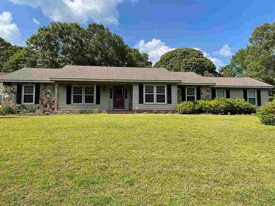 1803 10th St SW, Lanett, AL 36863 | Zillow