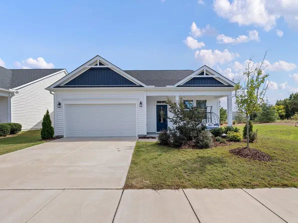 710 Briar Gate Dr, Holly Springs, NC 27540