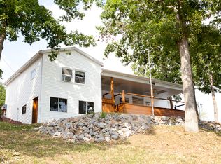 310 Marina Cir, Creal Springs, IL 62922