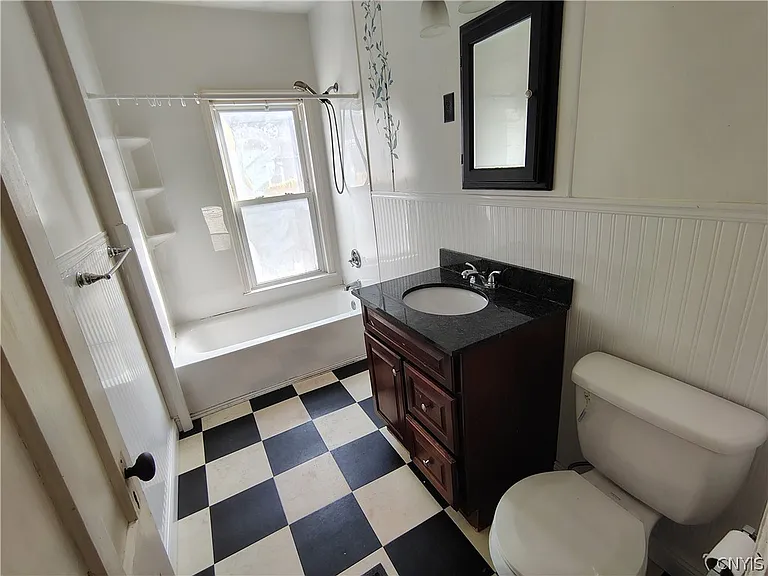 2331 Midland Ave — Photo 10