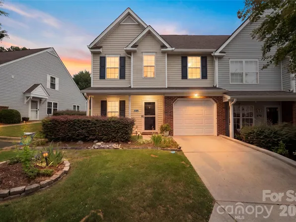 806 Rock Lake Gln, Fort Mill, SC 29715