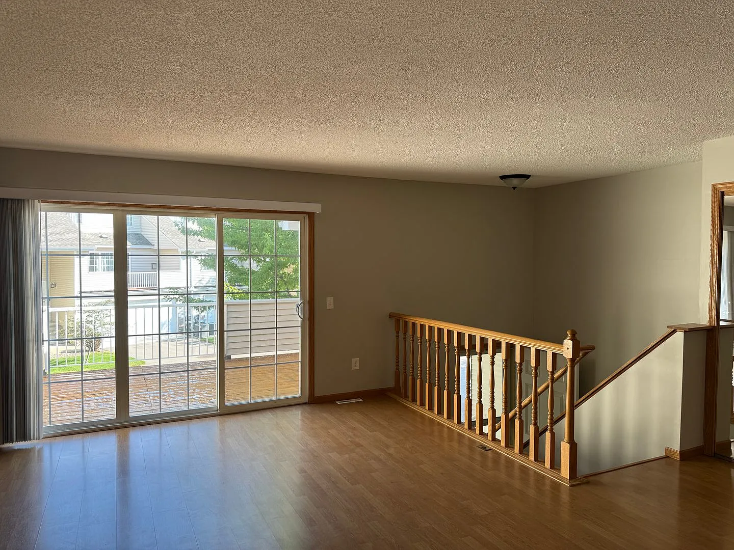 Charming 2 Bedroom Townhome for Rent in Chanhassen!! Available Oct 1 — Photo 2