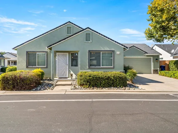 618 Village Dr, Galt, CA 95632