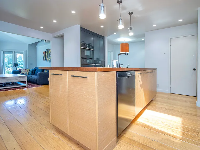71 Toussin Ave — Photo 13