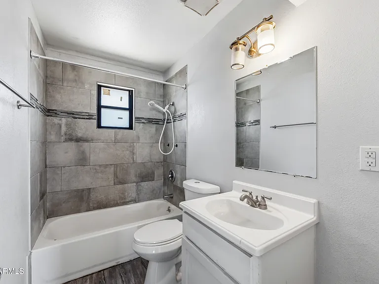 1744 W Glendale Ave #11 — Photo 10