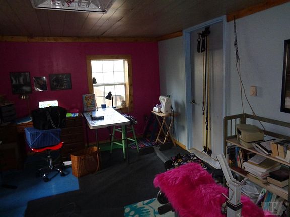 3rd image of 202 Blaine St