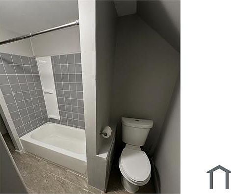 2nd image of 1215 Hancock St APT 1