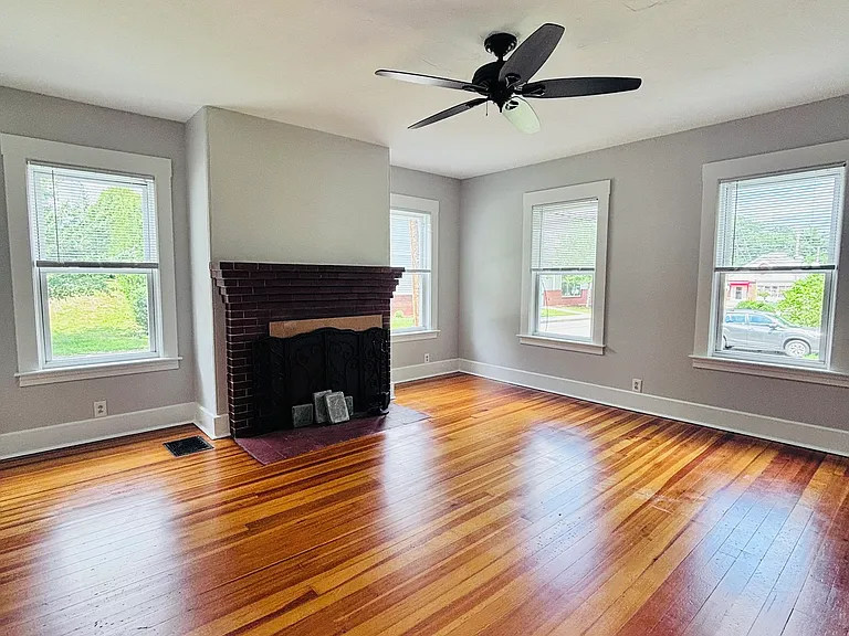 6 Howard Ave #1 — Photo 22