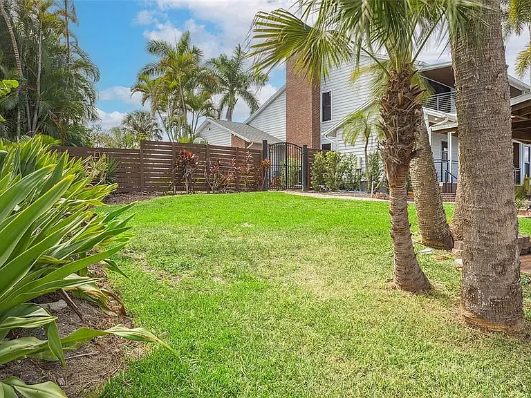 769 Kingston Ct — Photo 43