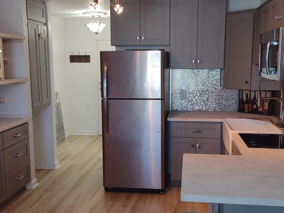 1st image of 224 E Garden St APT 340