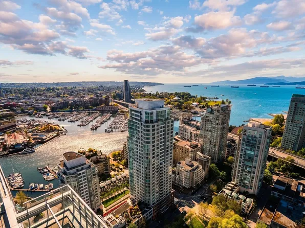 1480 Howe St #4105, Vancouver, BC V6Z 0G5