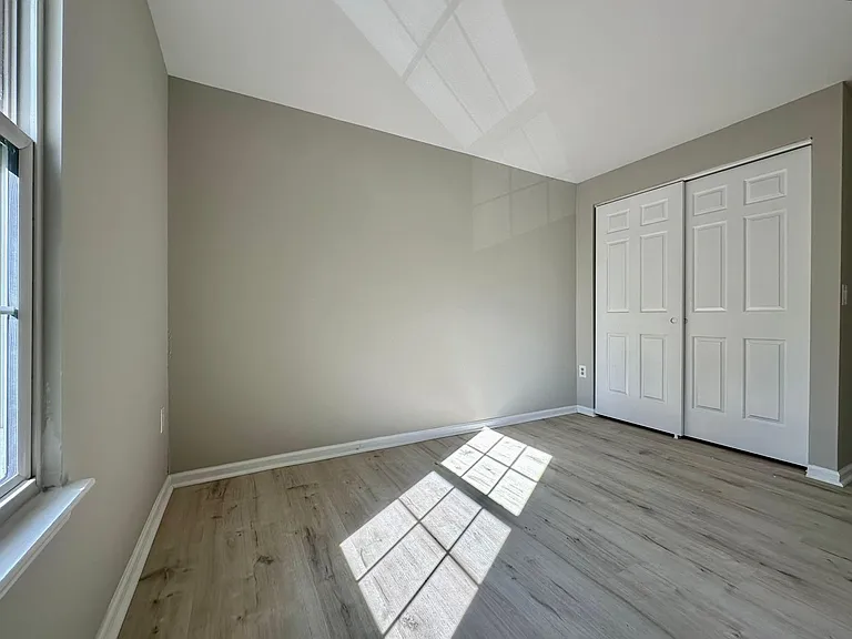 4 Abbey Bridge Ct — Photo 32