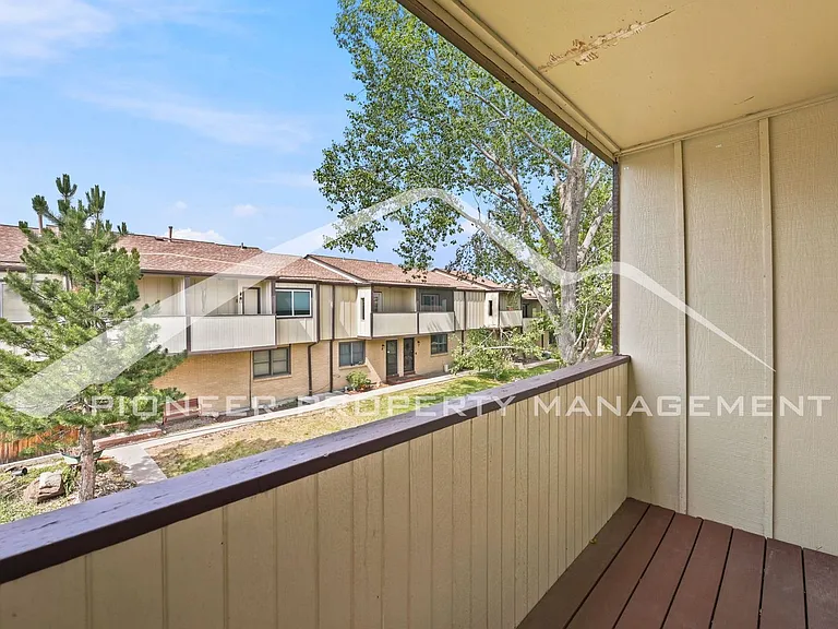 1827 Quail St #10 — Photo 16