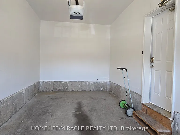 25 Phyllis Dr — Photo 26