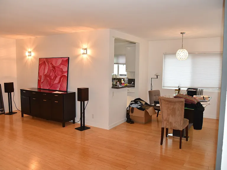 Dining area off kitchen and living room