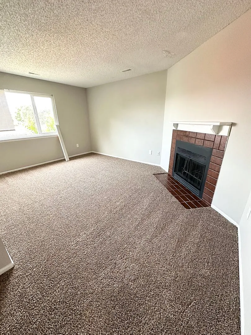 5525 Bowden Loop — Photo 2