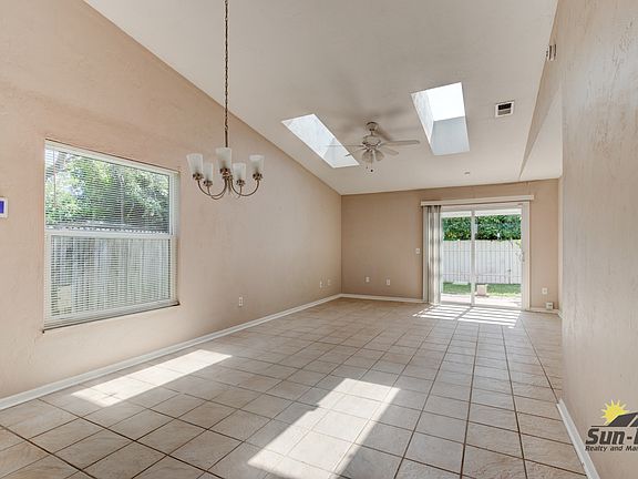3rd image of 1126 Hermitage Ct