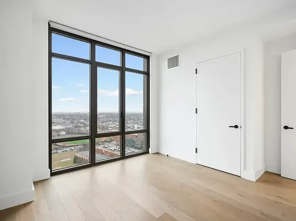 92-27 160th Street image 10 of 39