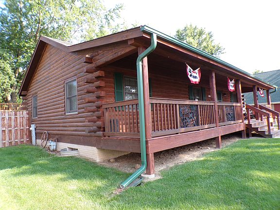 2nd image of 1702 Holiday Dr