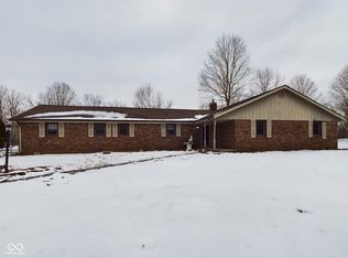 17 Riverview Dr, Anderson, IN 46012